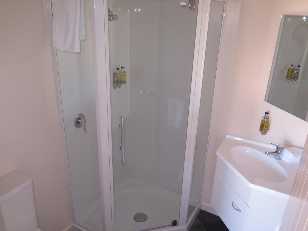 Wheels And Reels Accommodation Mossburn Экстерьер фото
